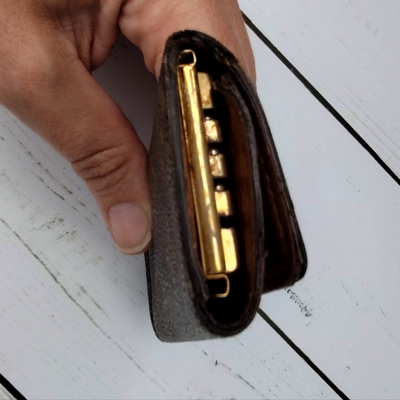 Louis Vuitton Key Wallet - Picture 6 of 14